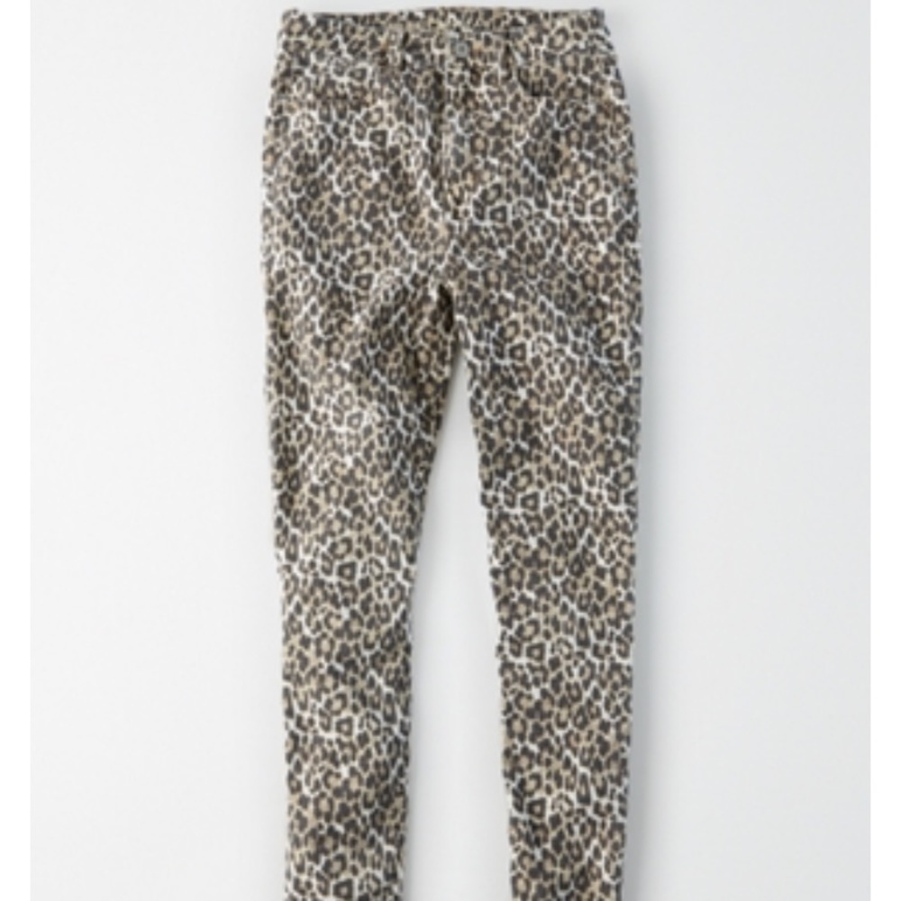 American Eagle Curvy Jeggings. Leopard